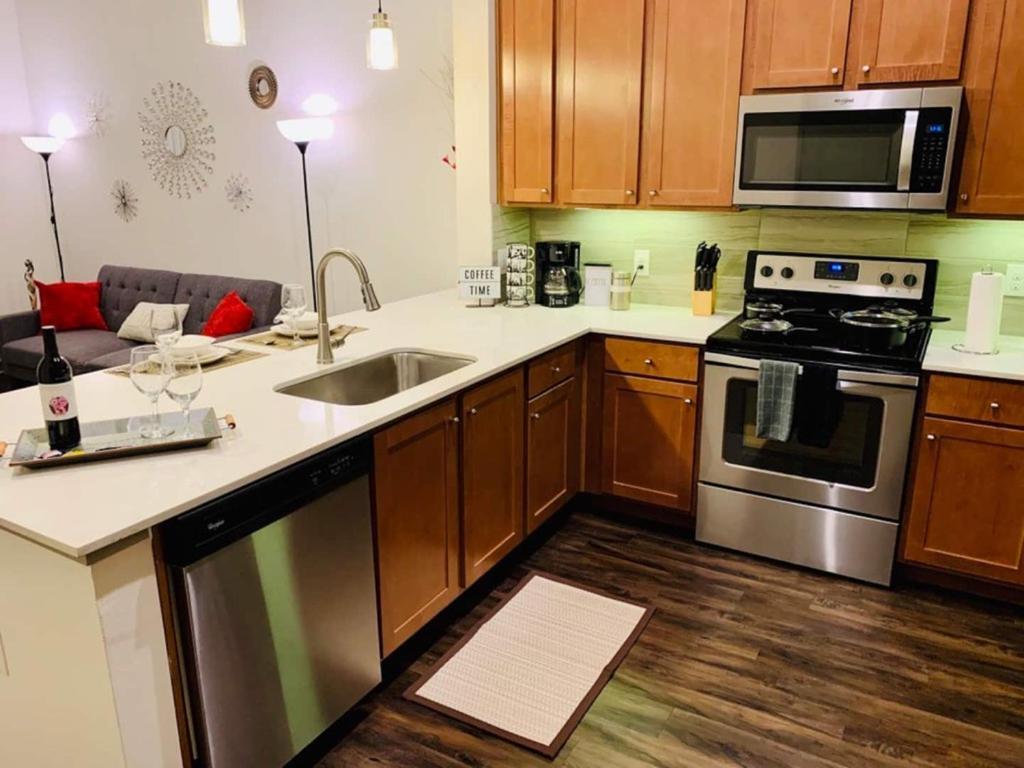Downtown Apt Free Parking - Pool - Gym - Fully Kitchen Houston Esterno foto