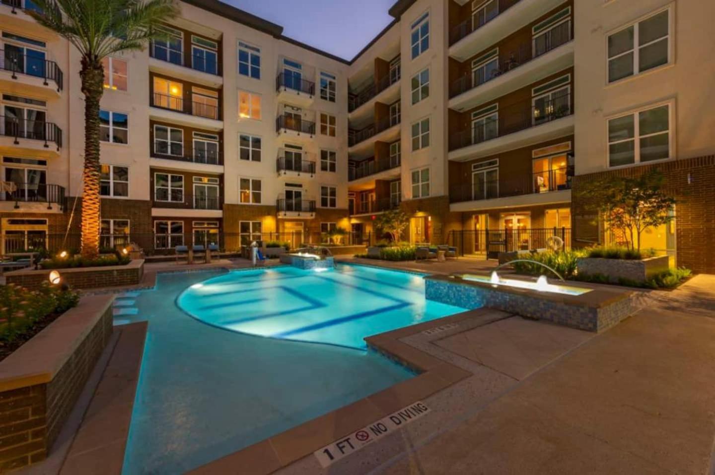 Downtown Apt Free Parking - Pool - Gym - Fully Kitchen Houston Esterno foto